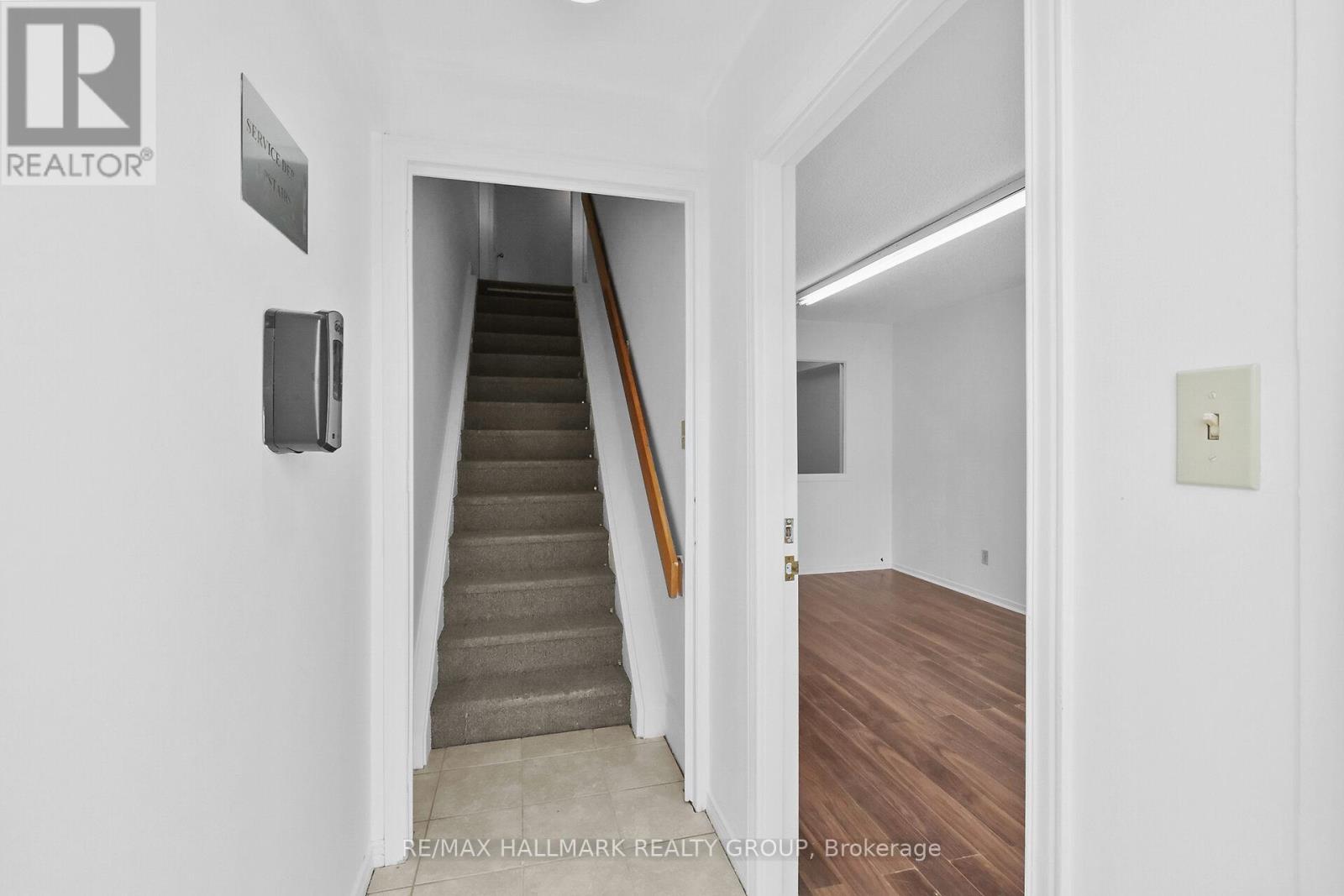 42 - 1010 Polytek Street, Ottawa, Ontario  K1J 9J3 - Photo 3 - X12359236