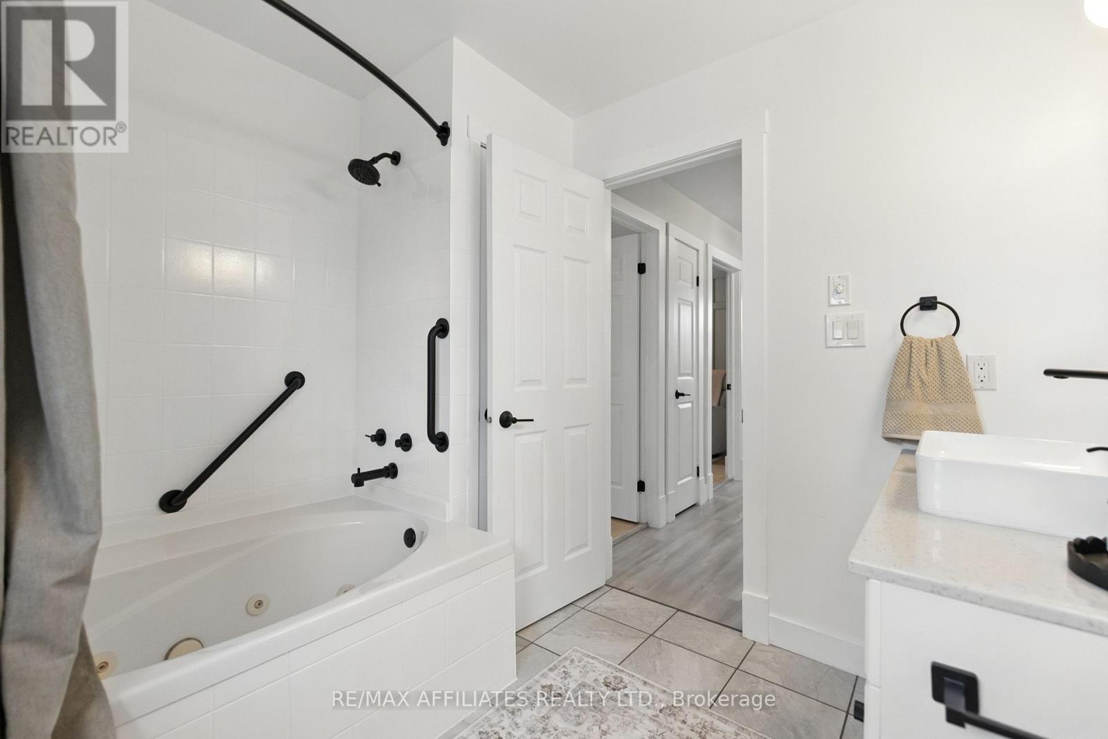 2c Baxter Drive, Brockville, Ontario  K6V 3T8 - Photo 44 - X12359280