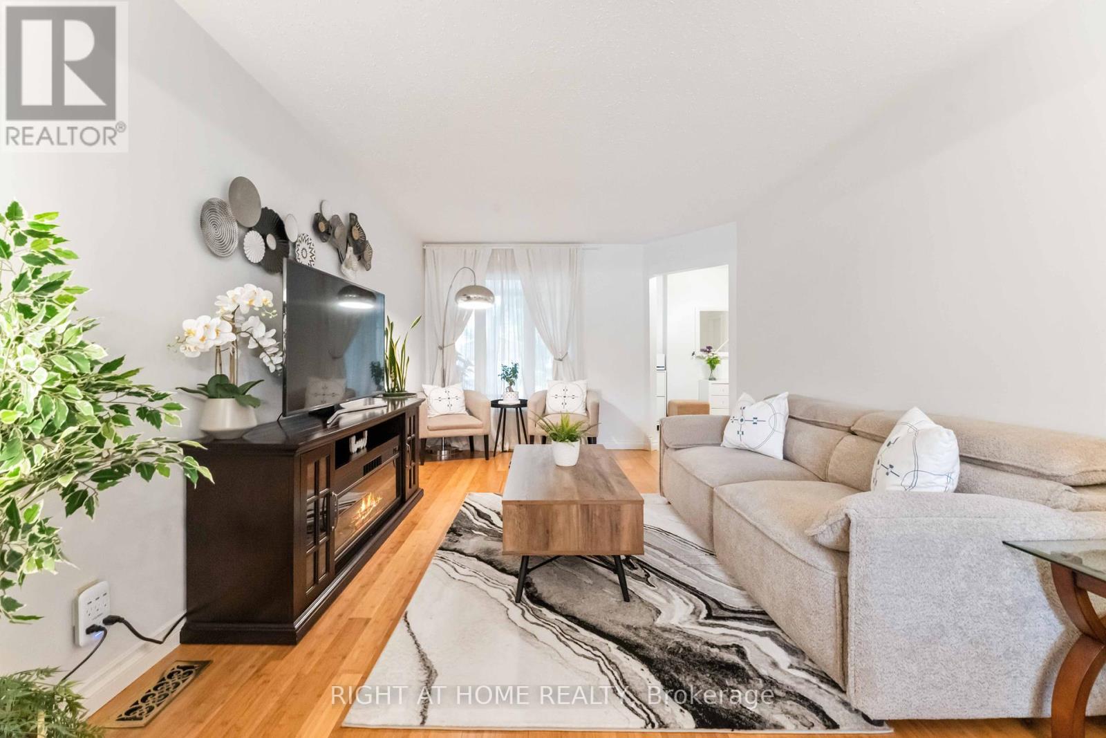 18 Shetland Way, Ottawa, Ontario  K2M 1R9 - Photo 10 - X12359299