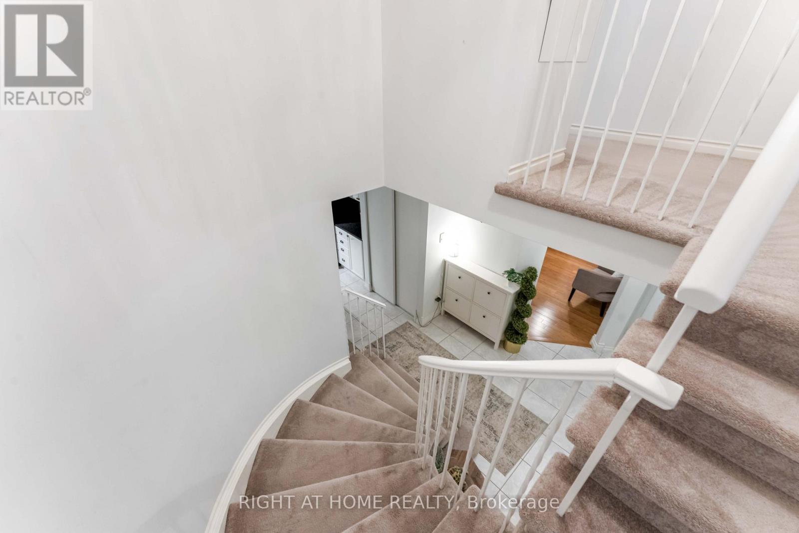 18 Shetland Way, Ottawa, Ontario  K2M 1R9 - Photo 19 - X12359299