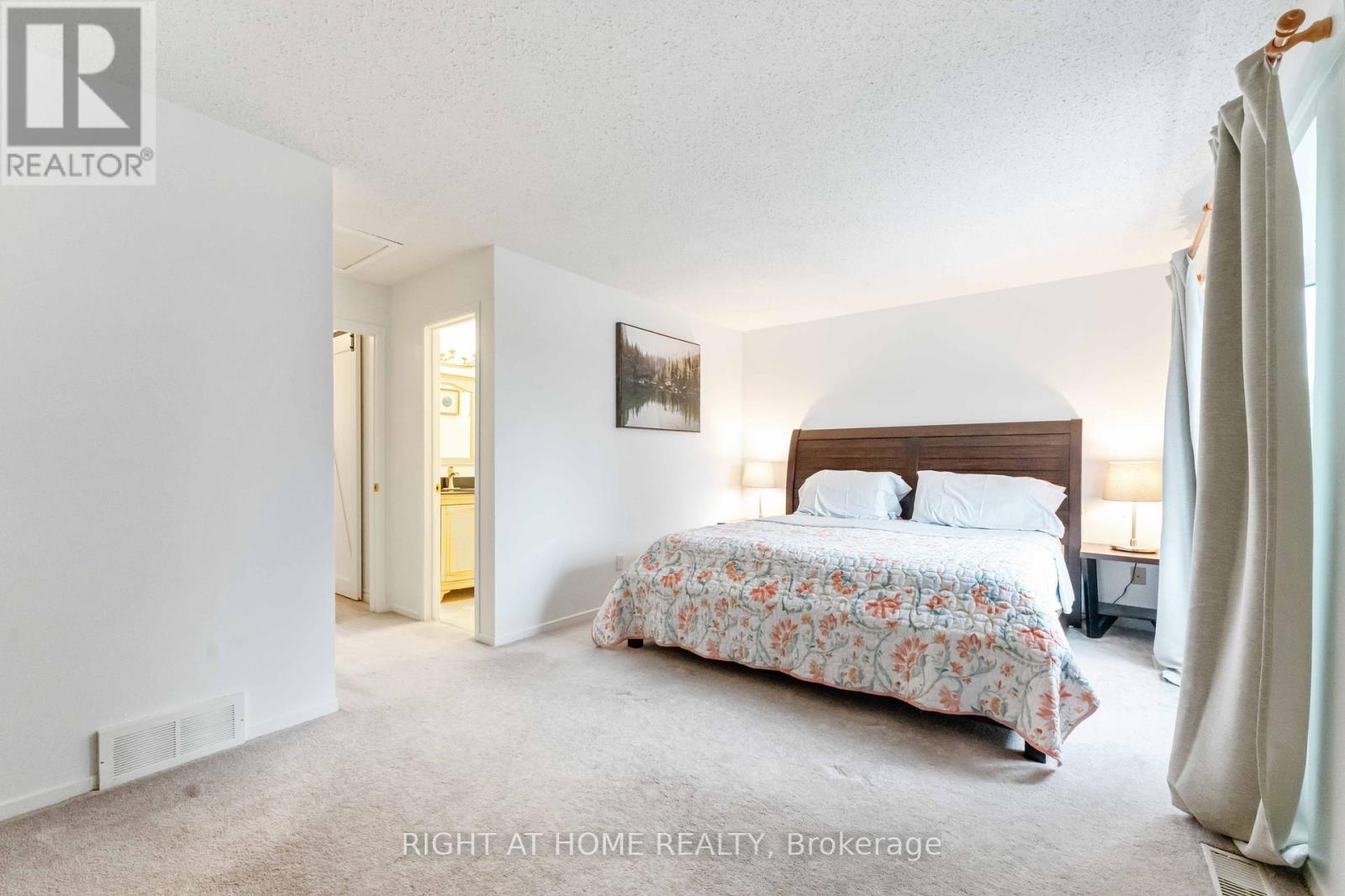 18 Shetland Way, Ottawa, Ontario  K2M 1R9 - Photo 25 - X12359299
