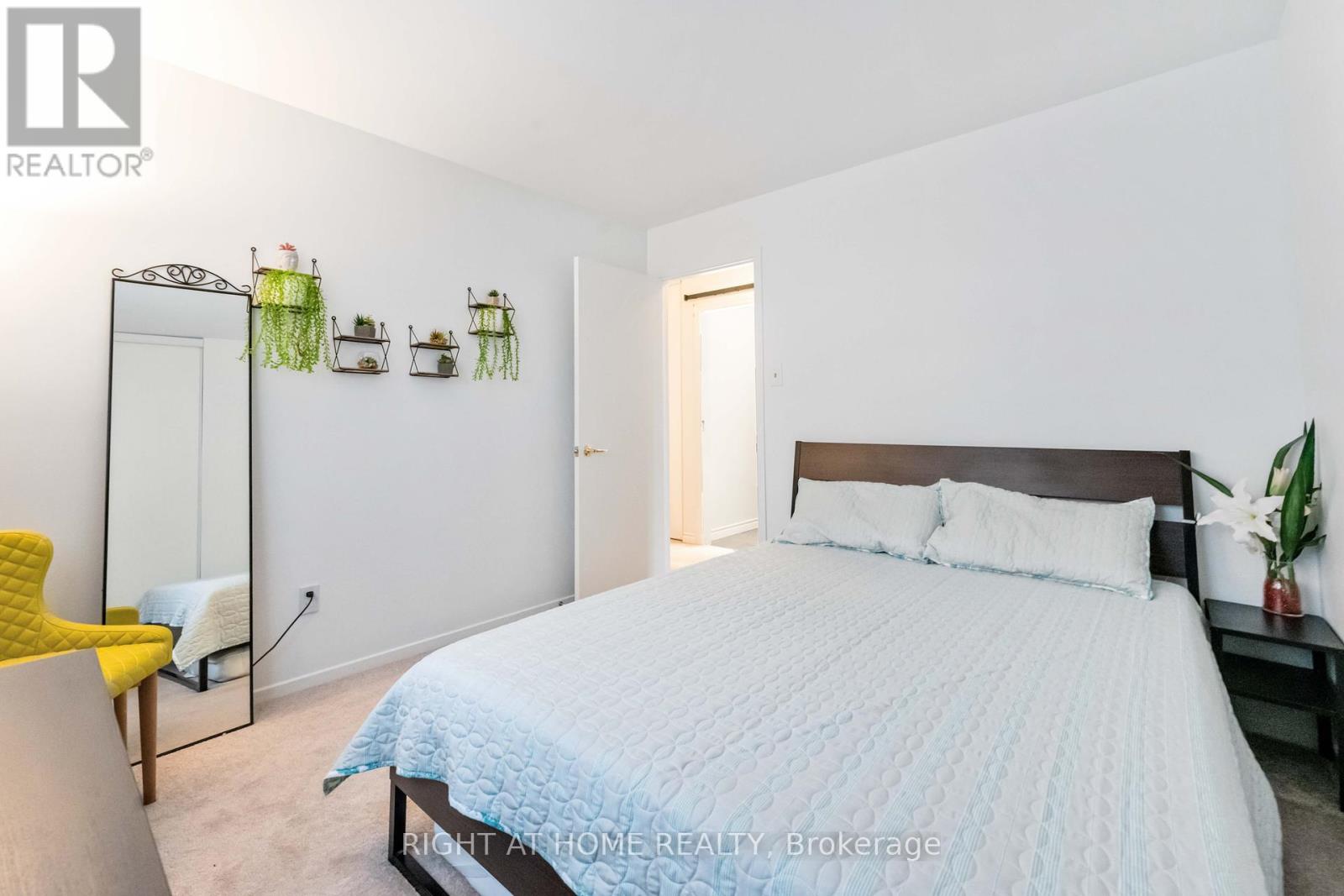 18 Shetland Way, Ottawa, Ontario  K2M 1R9 - Photo 28 - X12359299