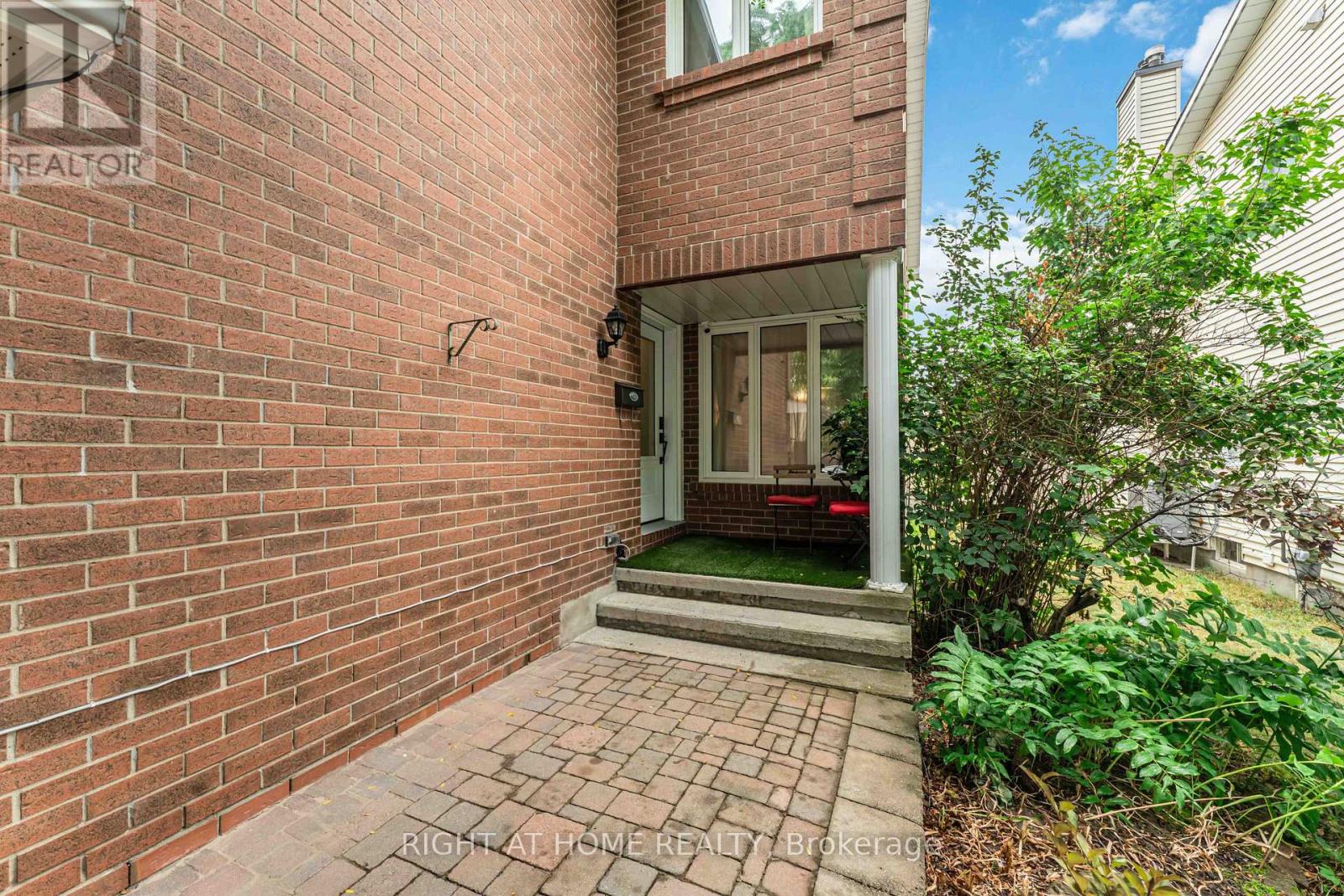 Property at 18 SHETLAND WAY image 3