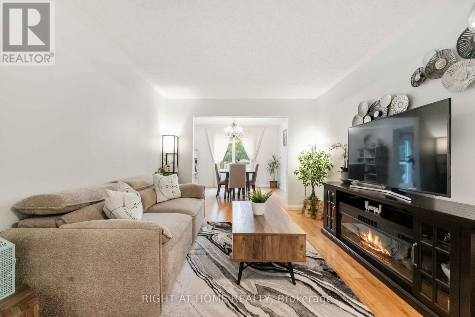 18 Shetland Way, Ottawa, Ontario  K2M 1R9 - Photo 9 - X12359299