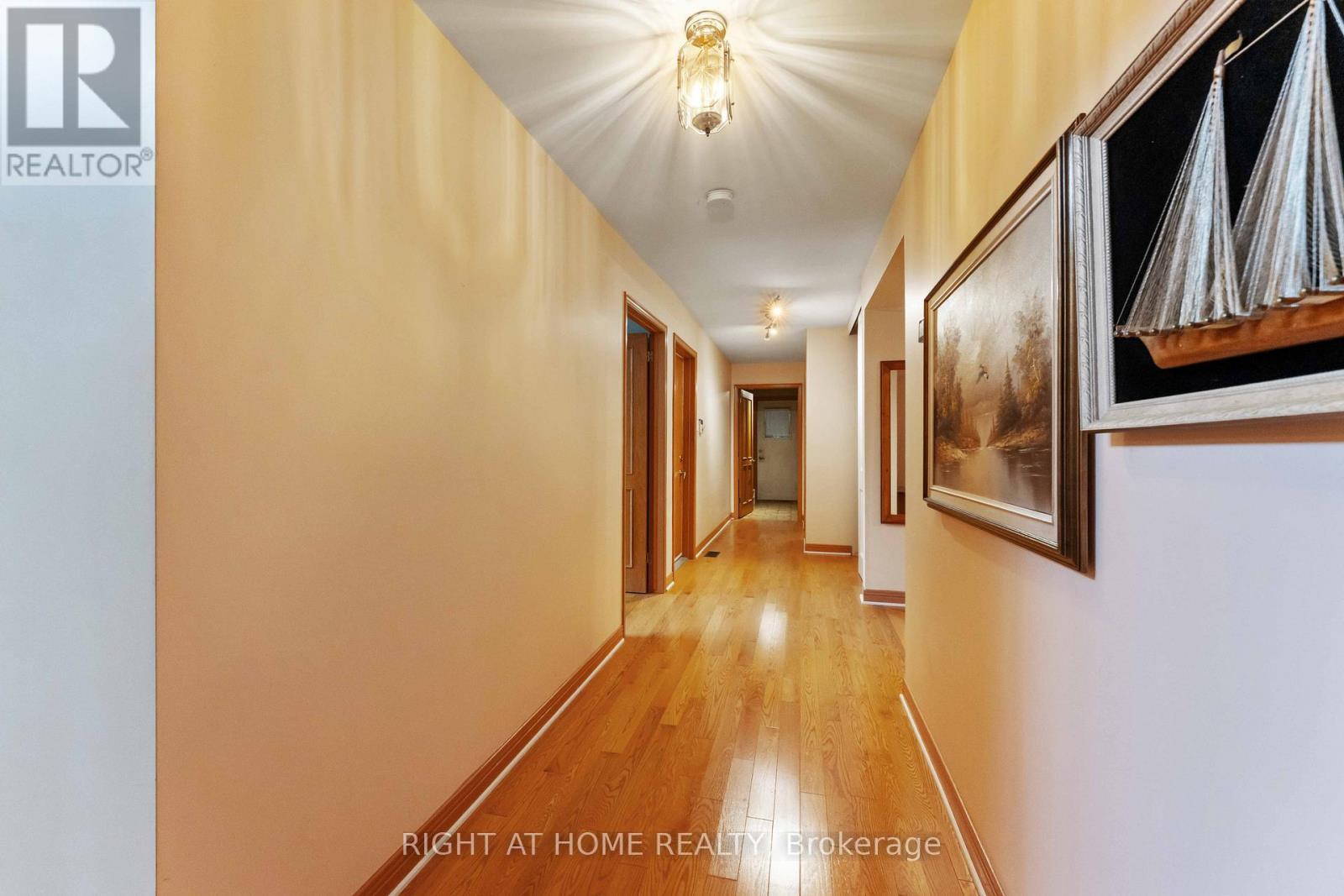 2 Muirfield Gardens, Ottawa, Ontario  K2R 1B8 - Photo 19 - X12359301