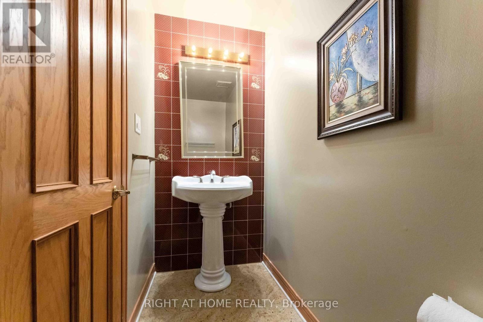 2 Muirfield Gardens, Ottawa, Ontario  K2R 1B8 - Photo 23 - X12359301