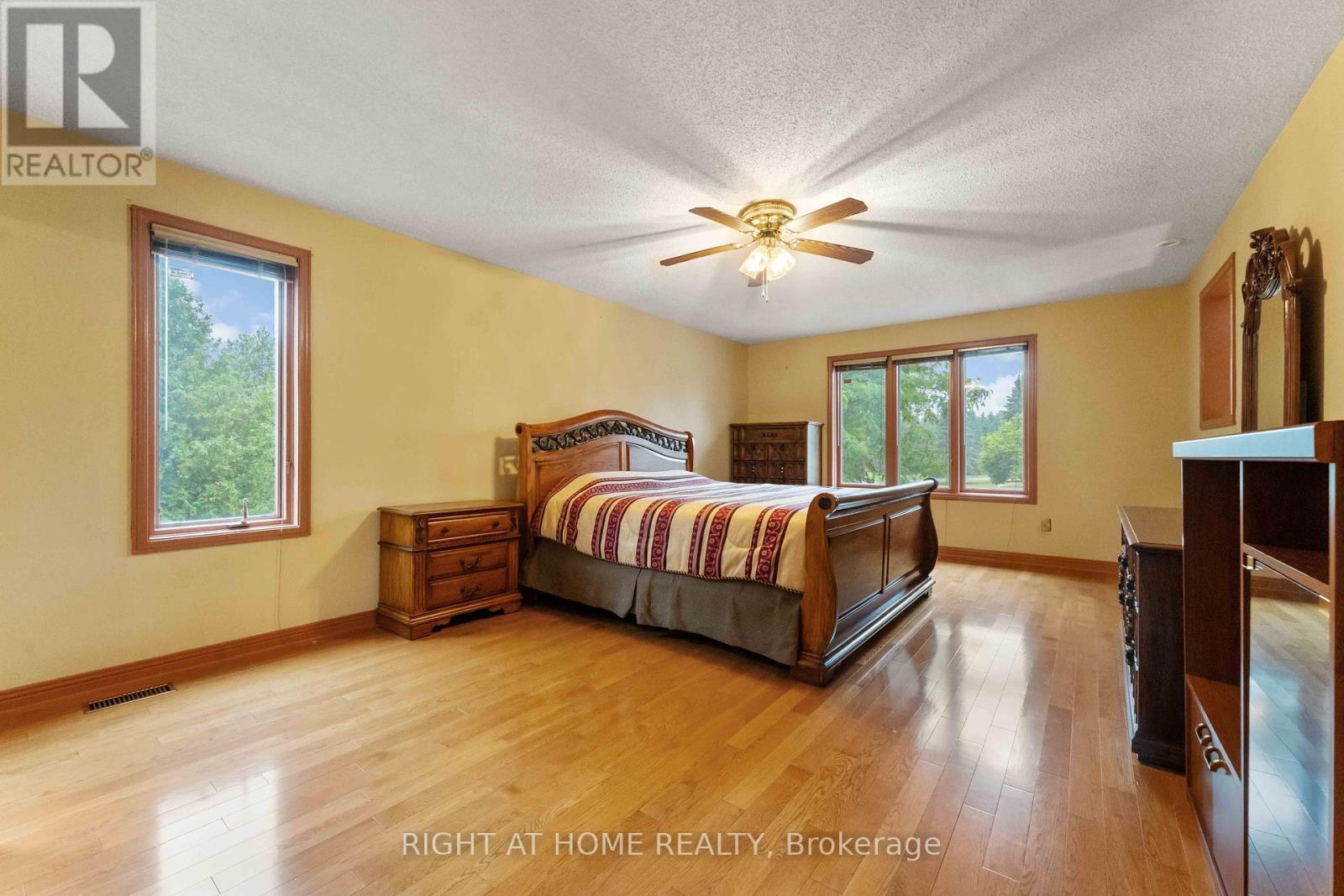 2 Muirfield Gardens, Ottawa, Ontario  K2R 1B8 - Photo 29 - X12359301