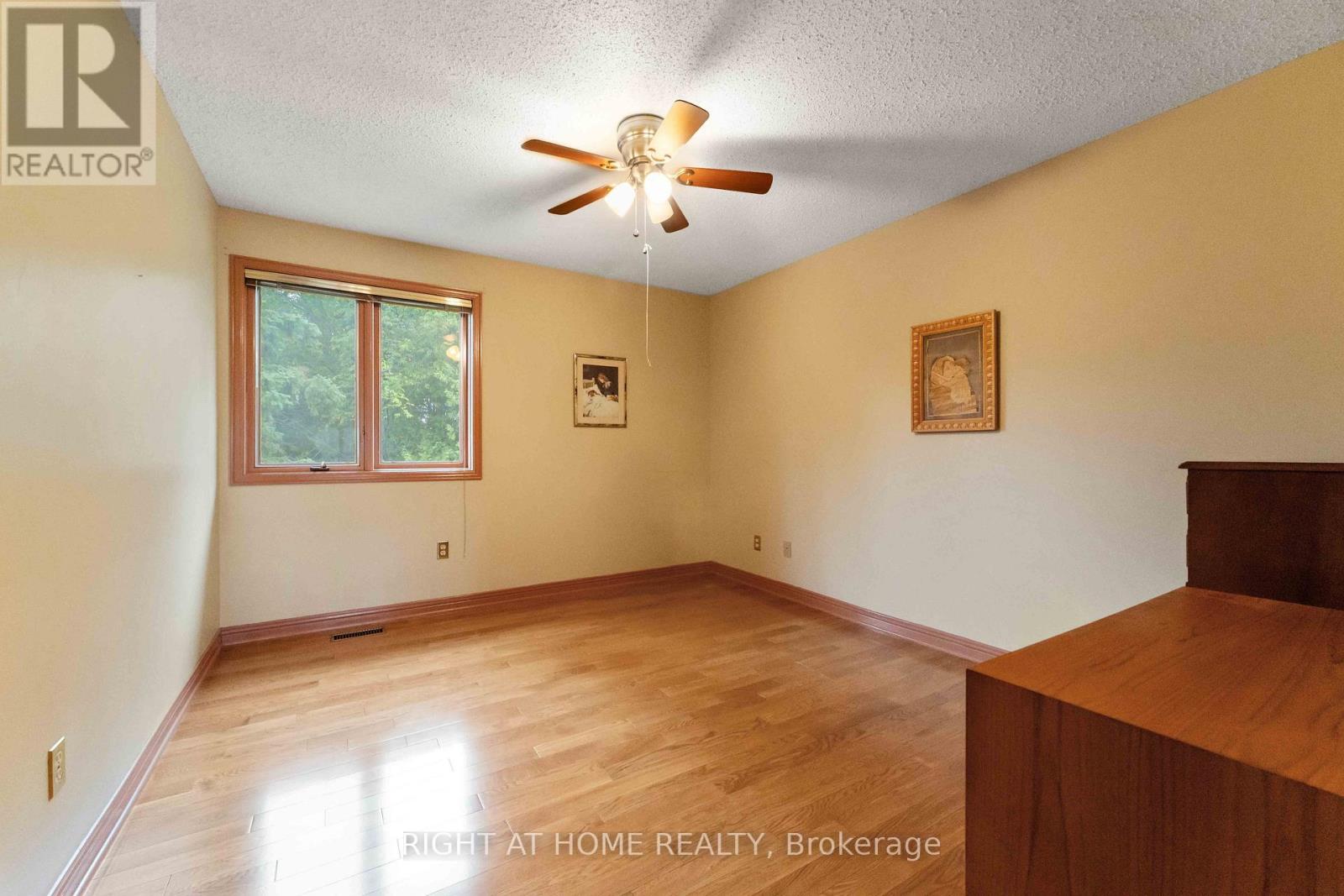 2 Muirfield Gardens, Ottawa, Ontario  K2R 1B8 - Photo 34 - X12359301