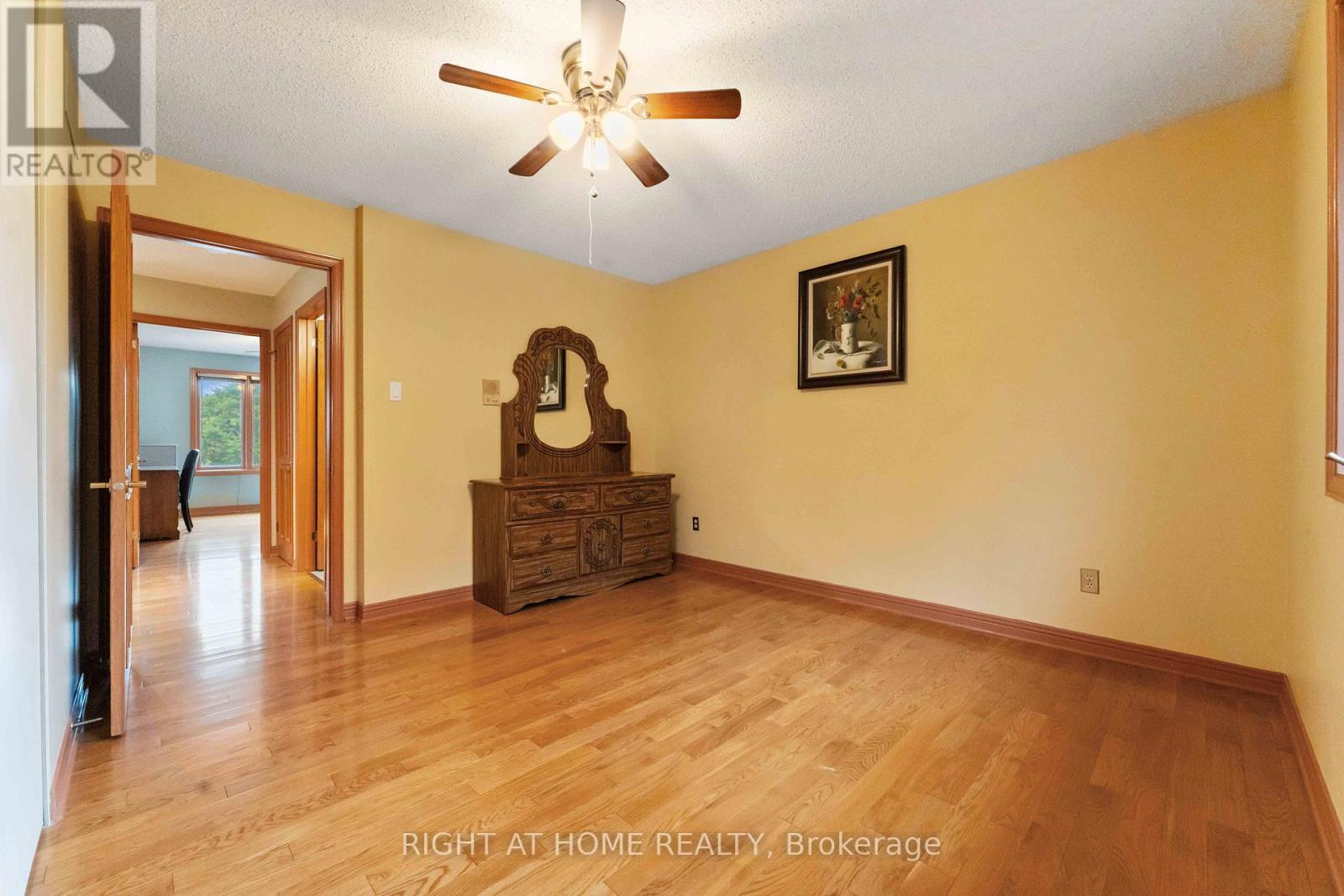2 Muirfield Gardens, Ottawa, Ontario  K2R 1B8 - Photo 36 - X12359301