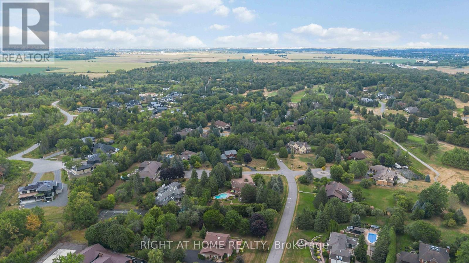 2 Muirfield Gardens, Ottawa, Ontario  K2R 1B8 - Photo 44 - X12359301