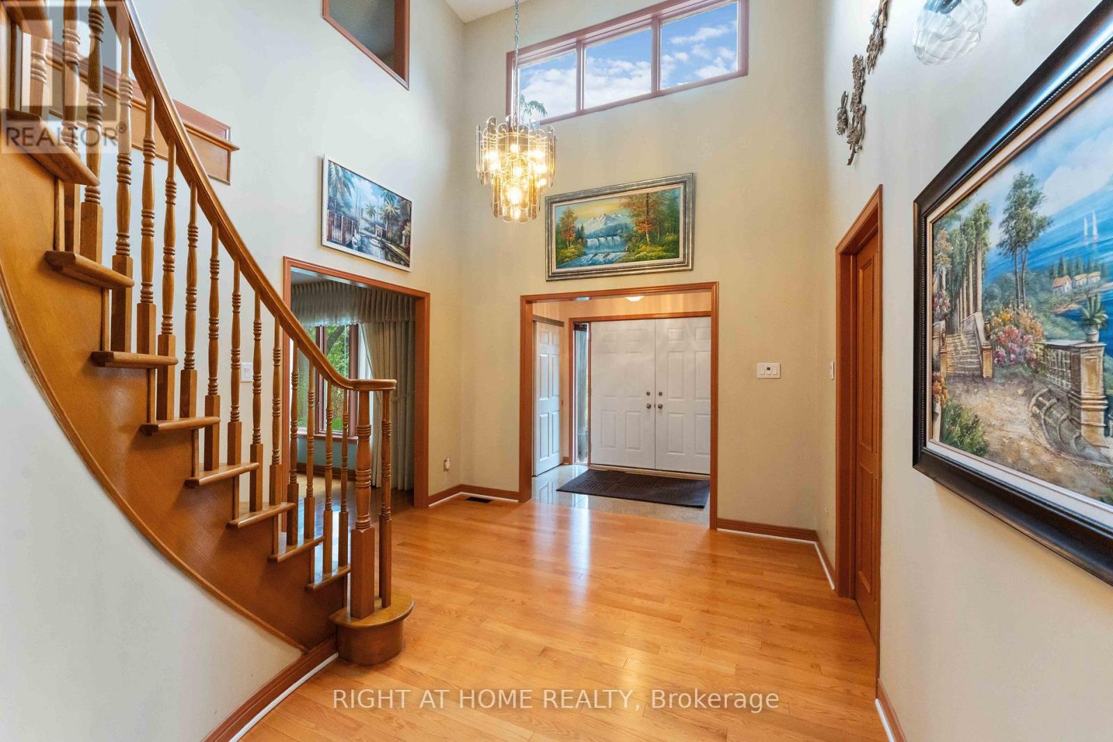 2 Muirfield Gardens, Ottawa, Ontario  K2R 1B8 - Photo 6 - X12359301