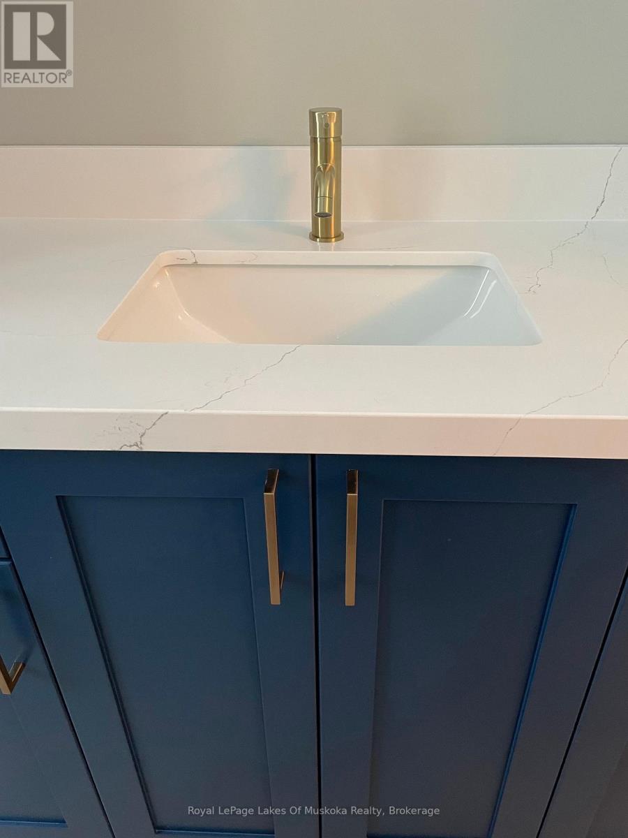 3 Meadow Acres Road, Oro-Medonte, Ontario L0K 2G1 - Photo 10 - S12359239