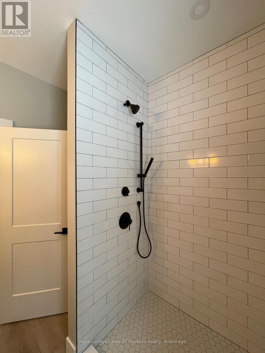 3 Meadow Acres Road, Oro-Medonte, Ontario L0K 2G1 - Photo 11 - S12359239