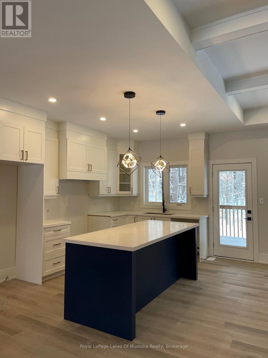 3 Meadow Acres Road, Oro-Medonte, Ontario L0K 2G1 - Photo 5 - S12359239