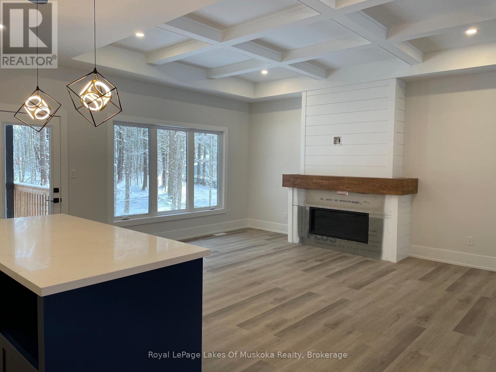 3 Meadow Acres Road, Oro-Medonte, Ontario L0K 2G1 - Photo 7 - S12359239