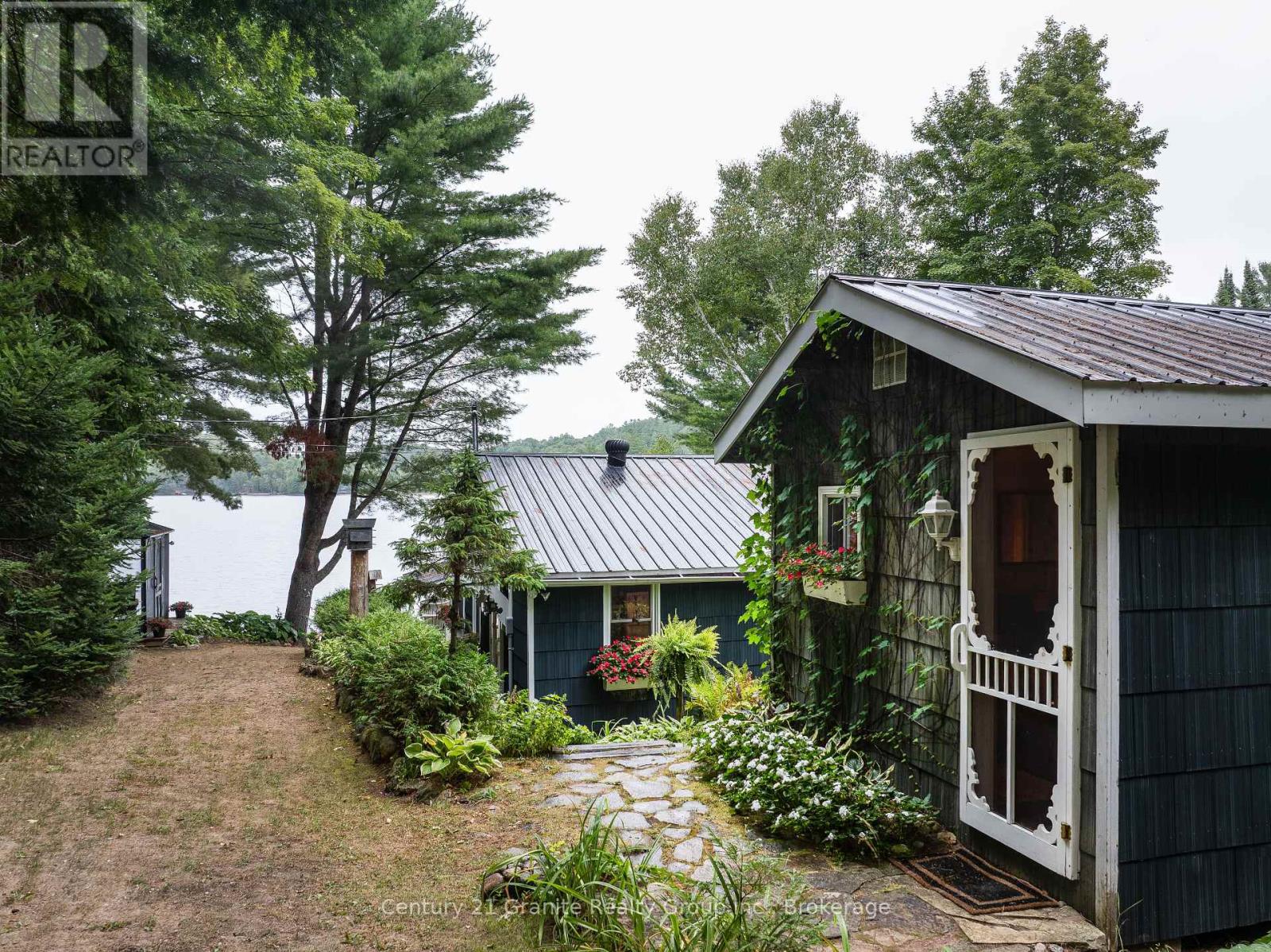 1528 Dignan Road, Dysart Et Al, Ontario  K0M 1S0 - Photo 34 - X12359270