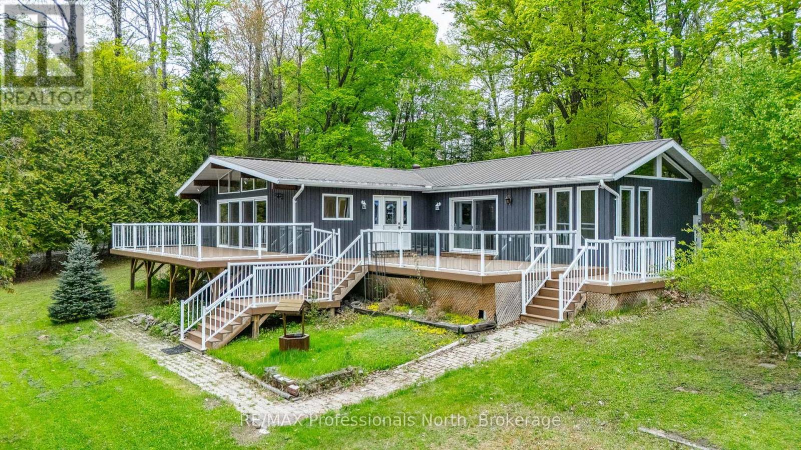 3539 County Road 21, Minden Hills, Ontario  K0M 1S0 - Photo 1 - X12359288