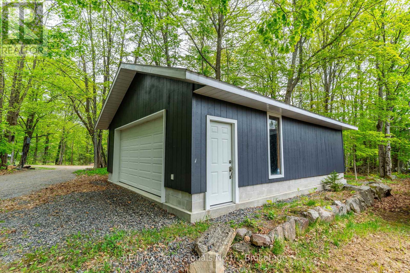 3539 County Road 21, Minden Hills, Ontario  K0M 1S0 - Photo 34 - X12359288