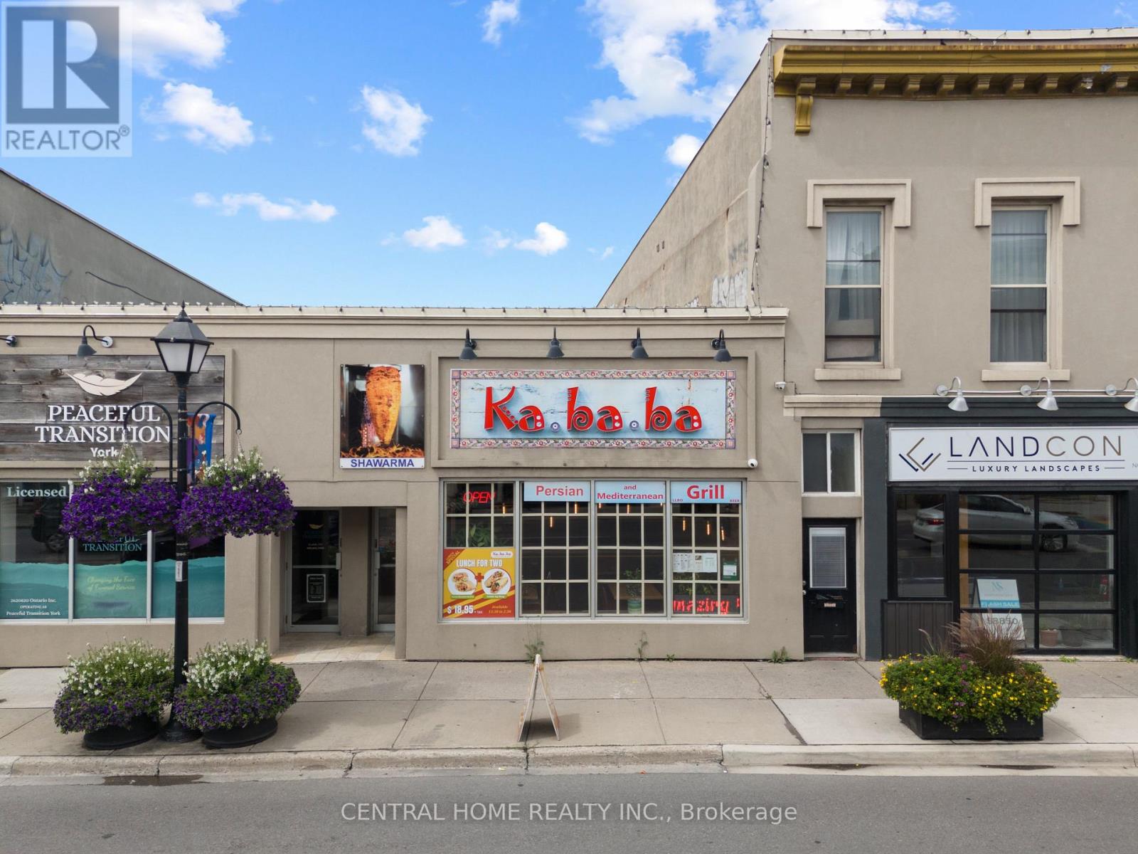 01 - 15236 Yonge Street, Aurora, Ontario  L4G 1L9 - Photo 1 - N12359125