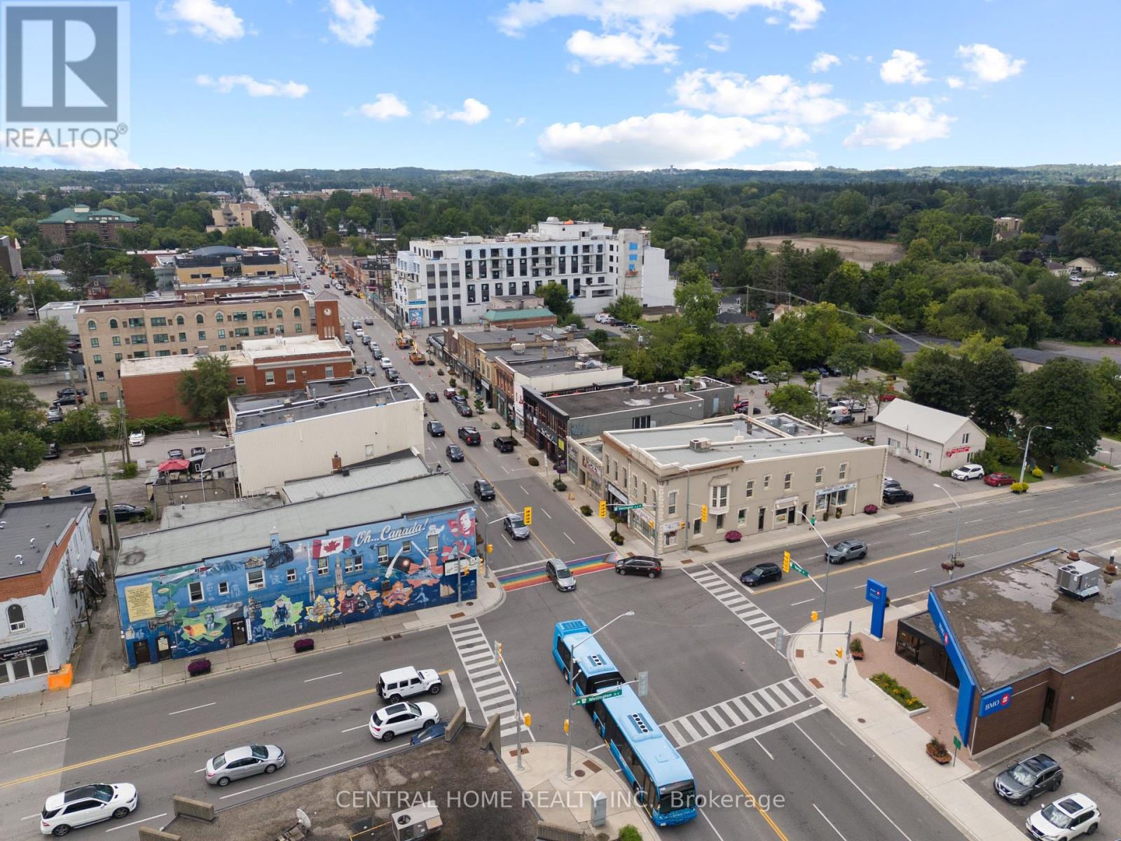 01 - 15236 Yonge Street, Aurora, Ontario  L4G 1L9 - Photo 3 - N12359125