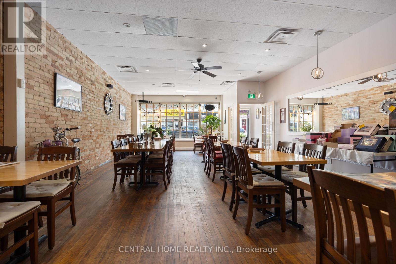 01 - 15236 Yonge Street, Aurora, Ontario  L4G 1L9 - Photo 6 - N12359125
