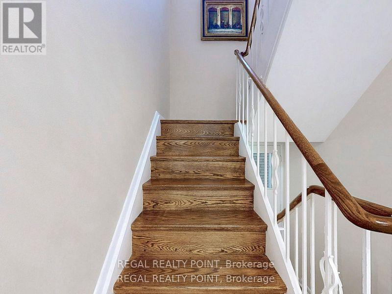 12 Fairway Heights Crescent, Markham, Ontario  L3T 1K2 - Photo 15 - N12359141