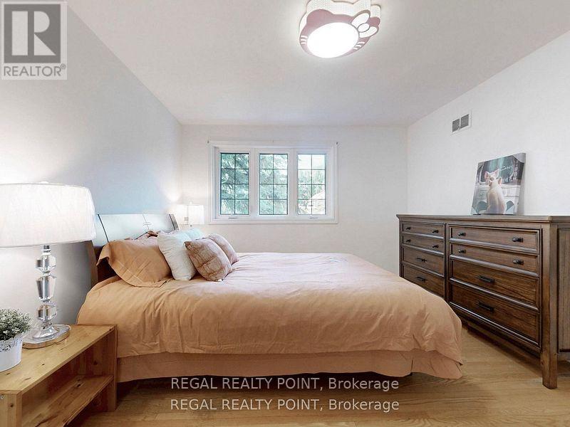 12 Fairway Heights Crescent, Markham, Ontario  L3T 1K2 - Photo 21 - N12359141