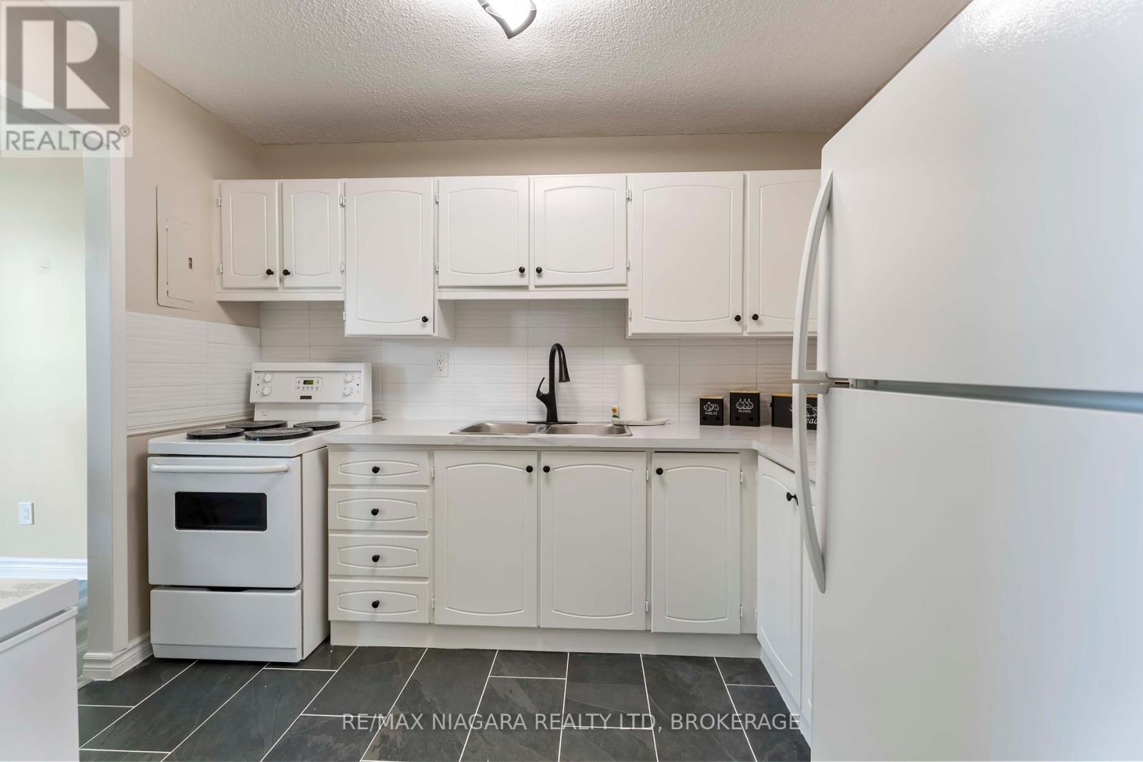 602 - 365 Geneva Street, St. Catharines, Ontario  L2N 5S7 - Photo 12 - X12286515