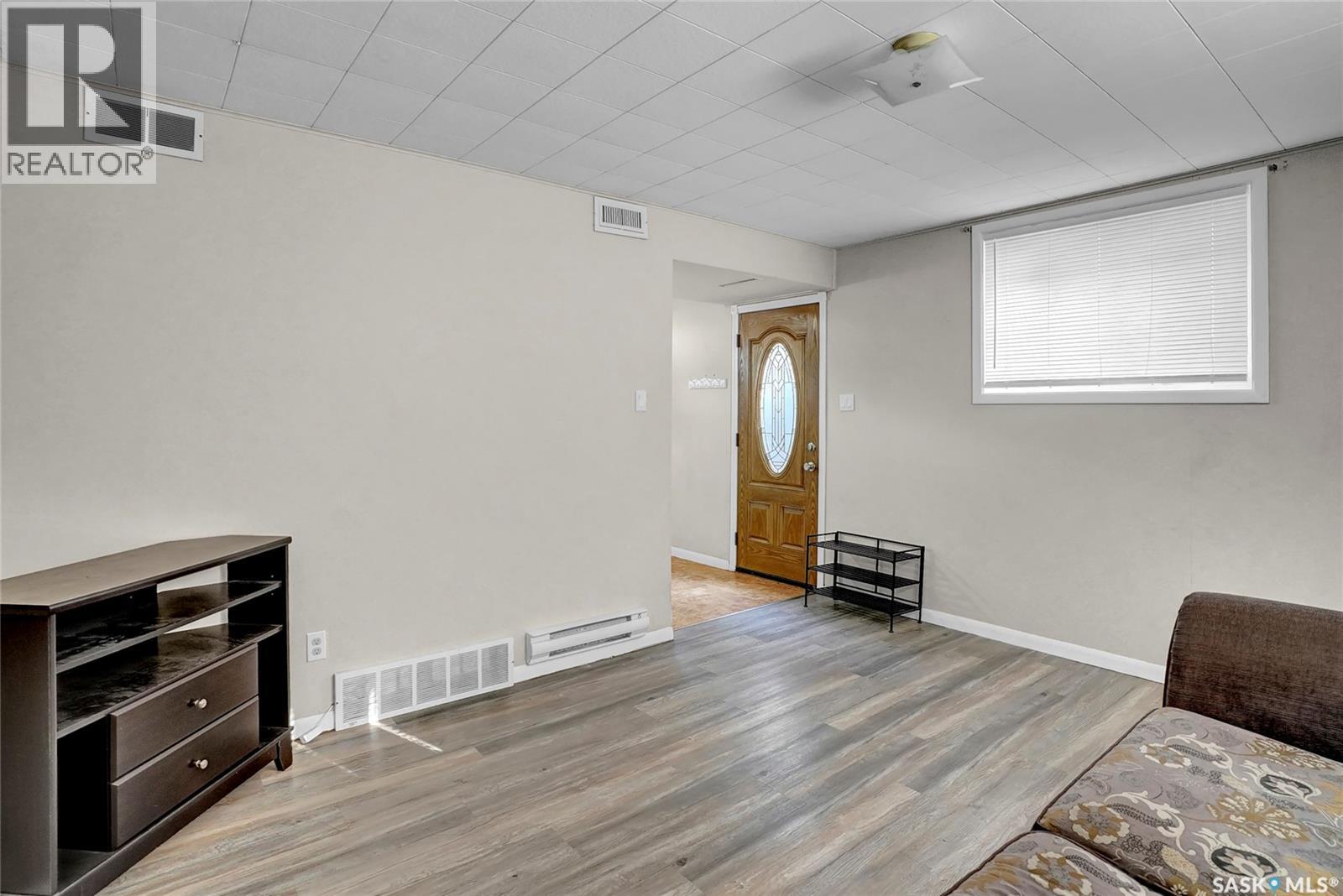 1281 1st Avenue NW, Moose Jaw, Saskatchewan  S6H 3N5 - Photo 29 - SK016387