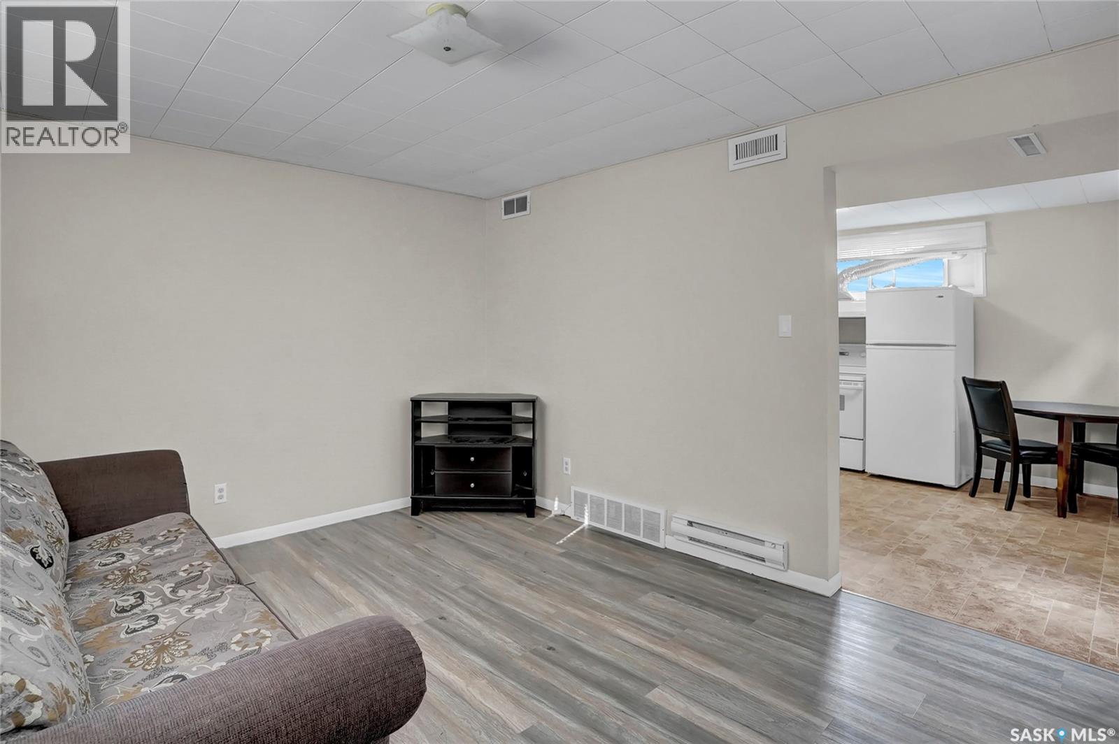 1281 1st Avenue NW, Moose Jaw, Saskatchewan  S6H 3N5 - Photo 31 - SK016387
