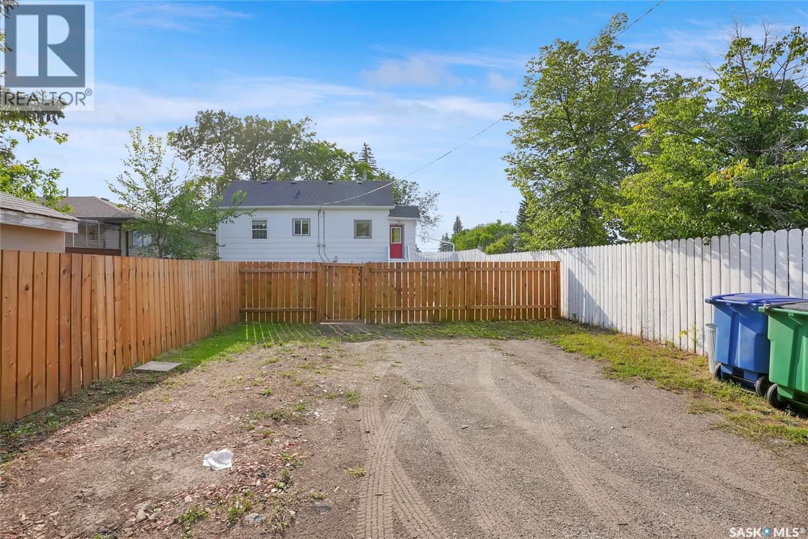 1281 1st Avenue NW, Moose Jaw, Saskatchewan  S6H 3N5 - Photo 47 - SK016387