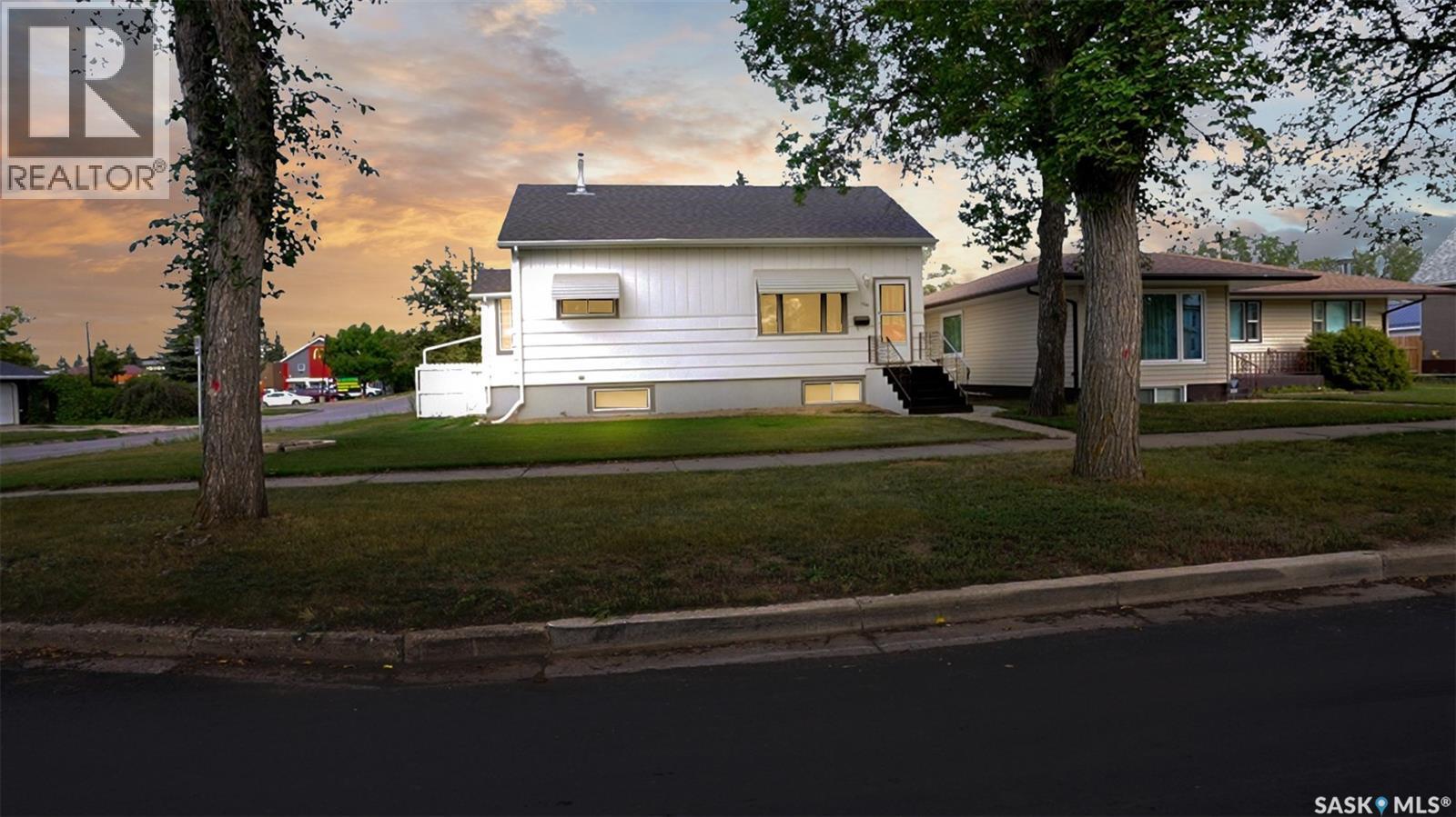 1281 1st Avenue NW, Moose Jaw, Saskatchewan  S6H 3N5 - Photo 48 - SK016387