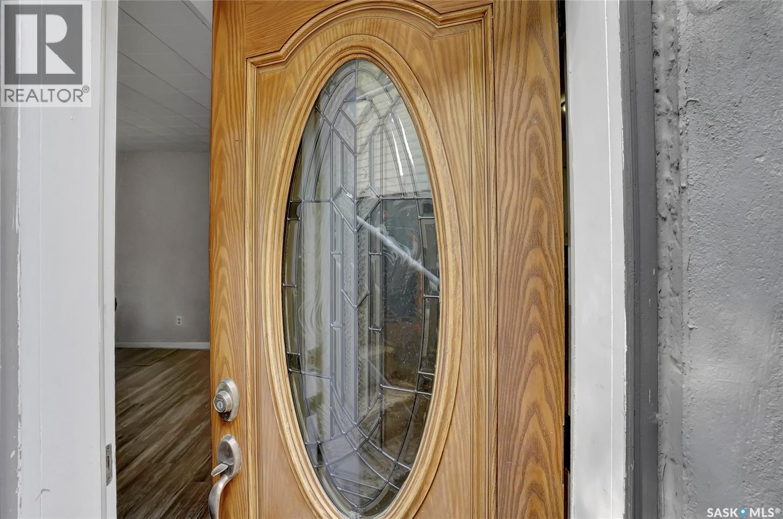1281 1st Avenue NW, Moose Jaw, Saskatchewan  S6H 3N5 - Photo 5 - SK016387