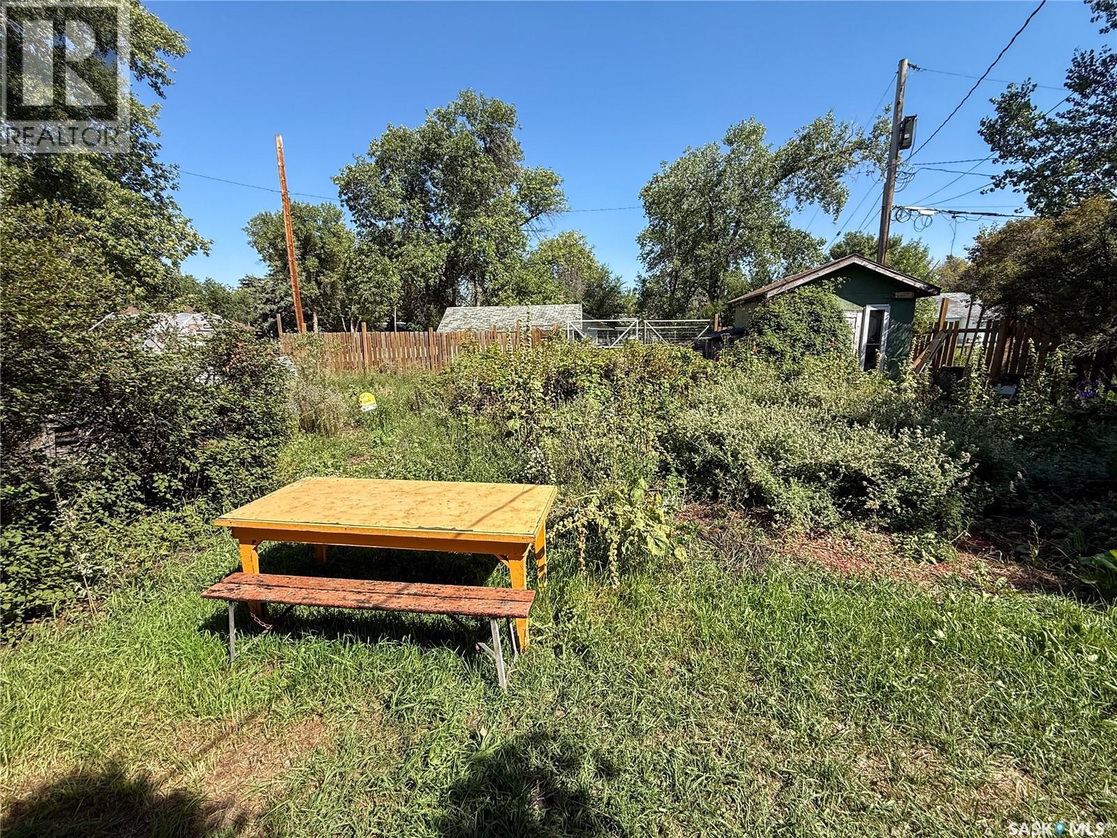 137 Fir Avenue N, Eastend, Saskatchewan  S0N 0T0 - Photo 30 - SK016380