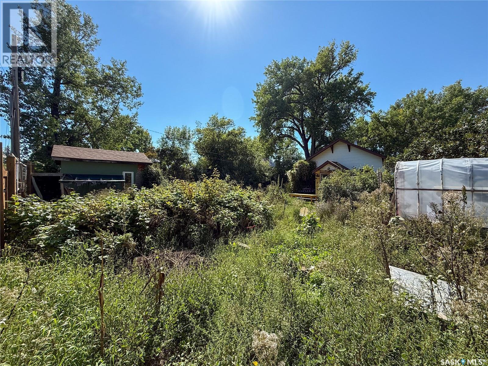 137 Fir Avenue N, Eastend, Saskatchewan  S0N 0T0 - Photo 31 - SK016380