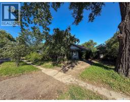 137 Fir Avenue N, Eastend, Ca