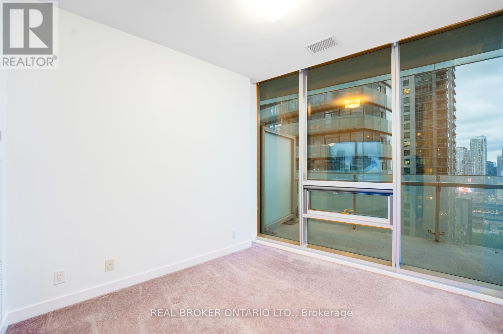1806 - 14 York Street, Toronto, Ontario  M5J 0B1 - Photo 16 - C12359200