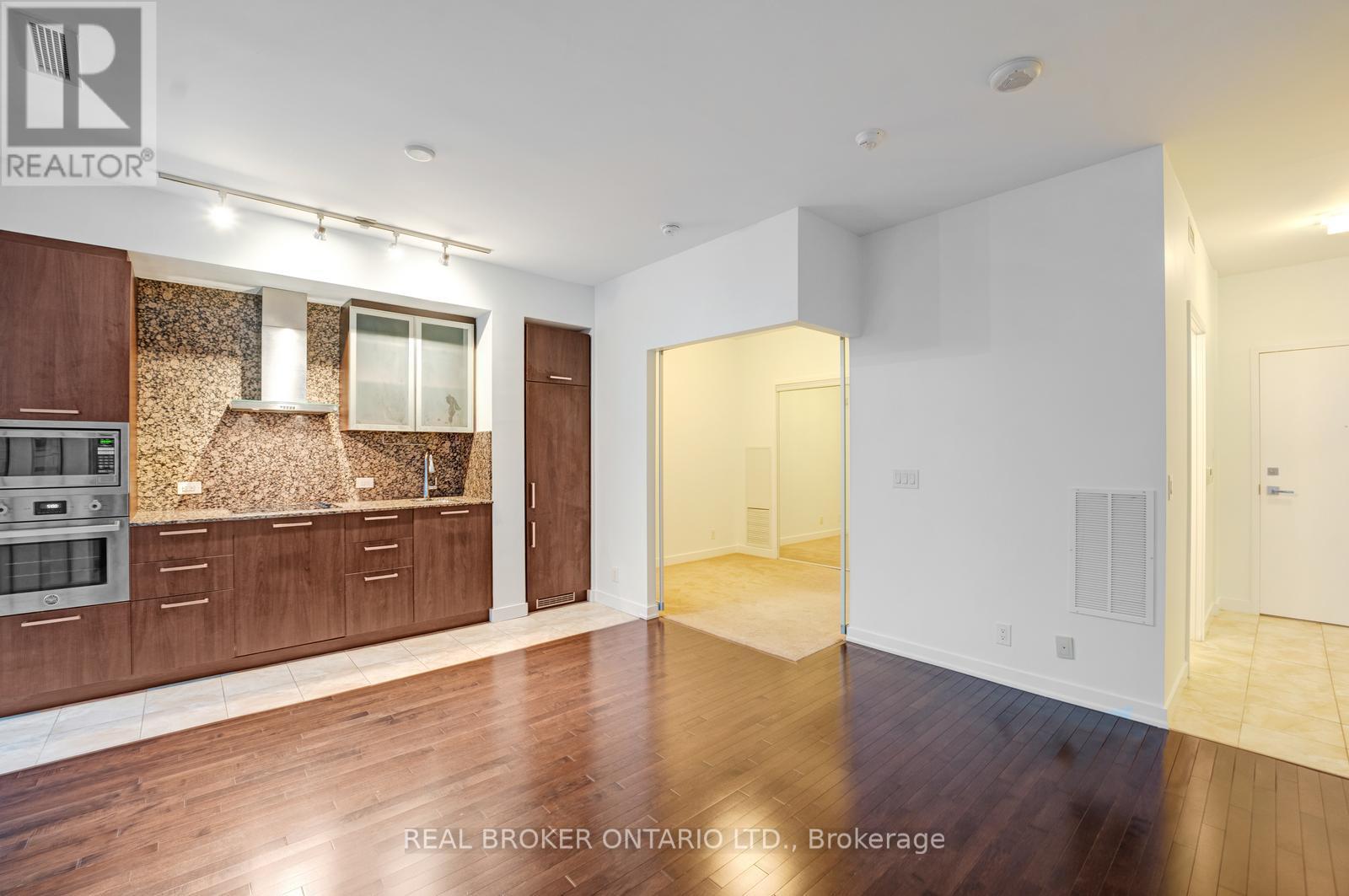 1806 - 14 York Street, Toronto, Ontario  M5J 0B1 - Photo 4 - C12359200