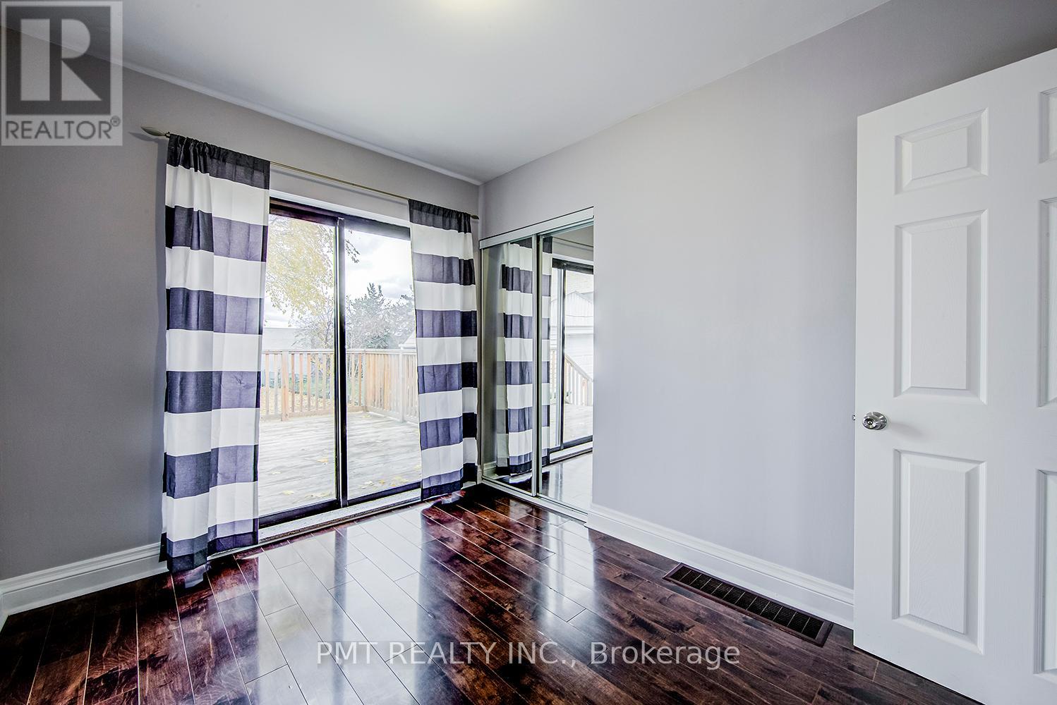 Upper - 11 Bellefontaine Street, Toronto, Ontario  M1S 1J6 - Photo 12 - E12359292
