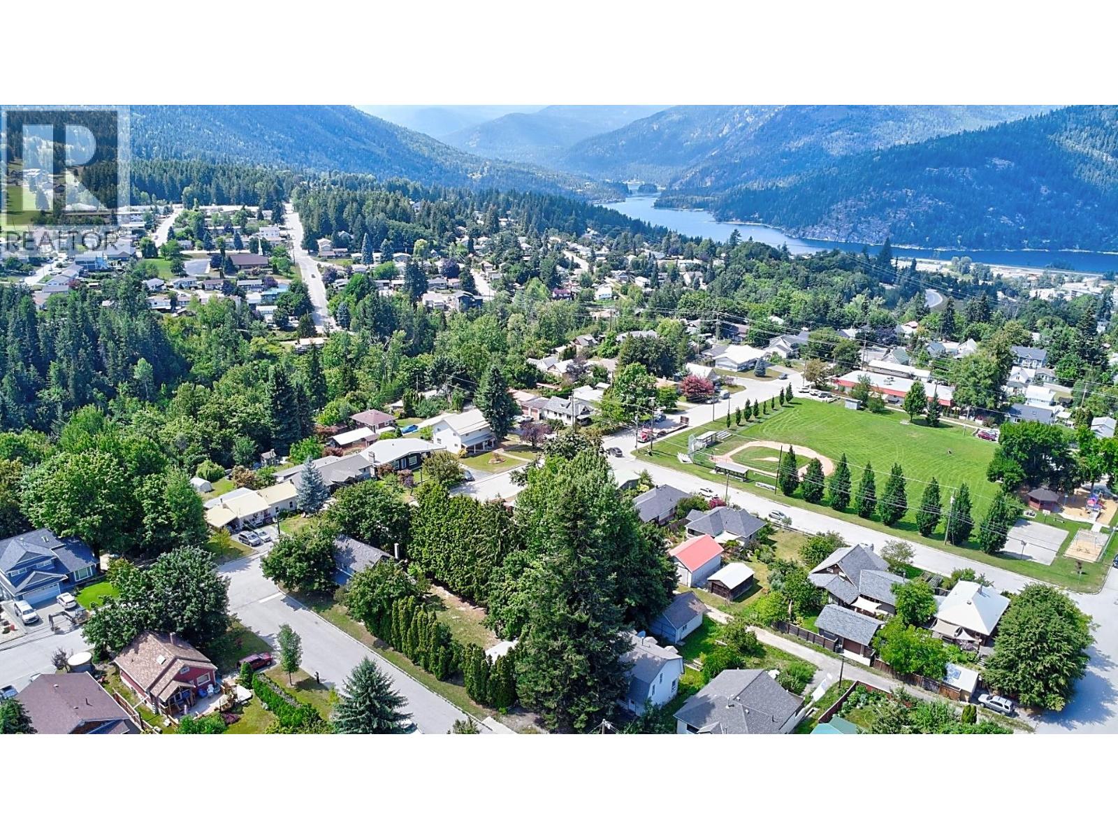 1821 Falls Street, Nelson, British Columbia  V1L 1K1 - Photo 11 - 10360245