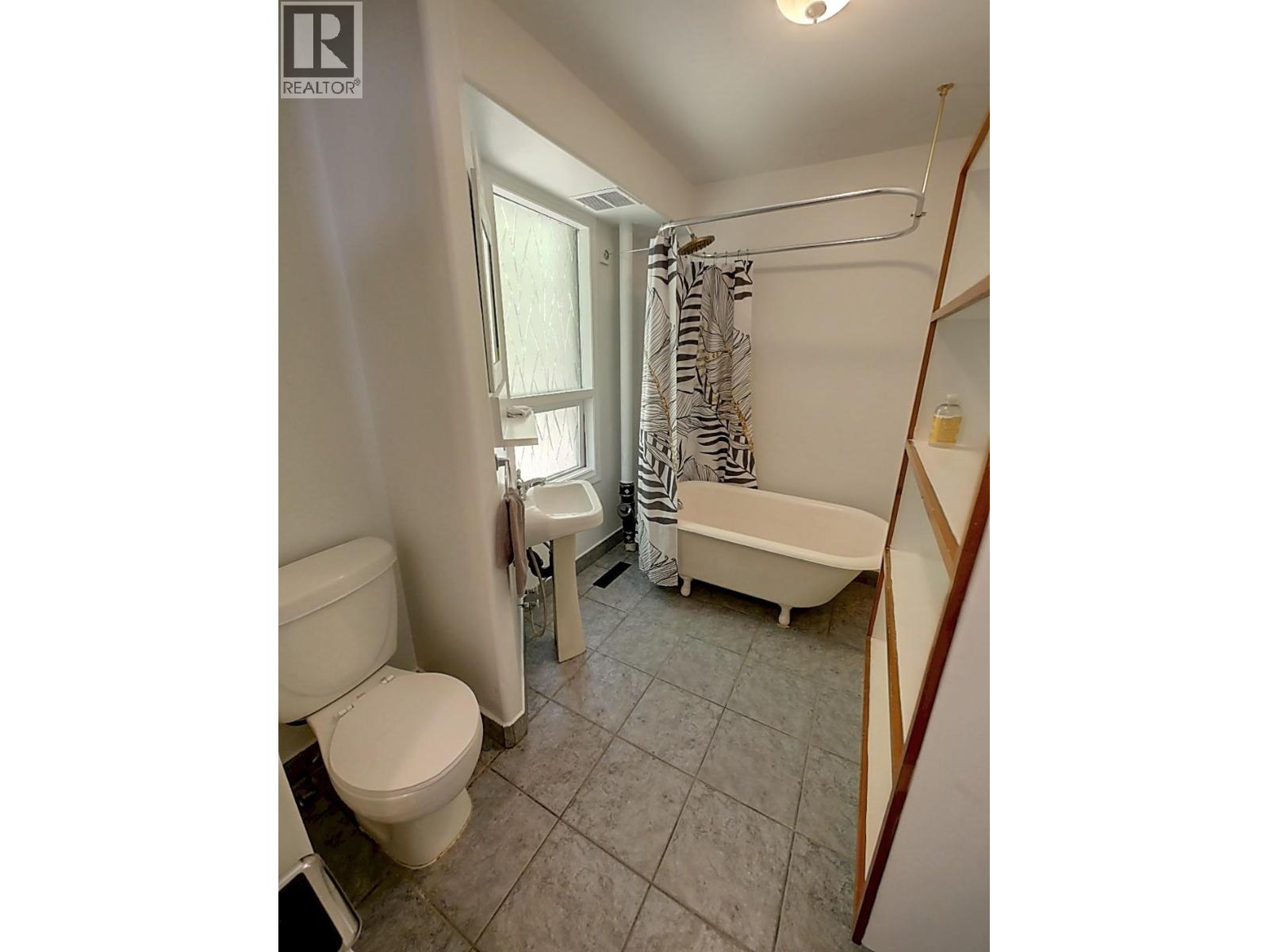 1821 Falls Street, Nelson, British Columbia  V1L 1K1 - Photo 6 - 10360245