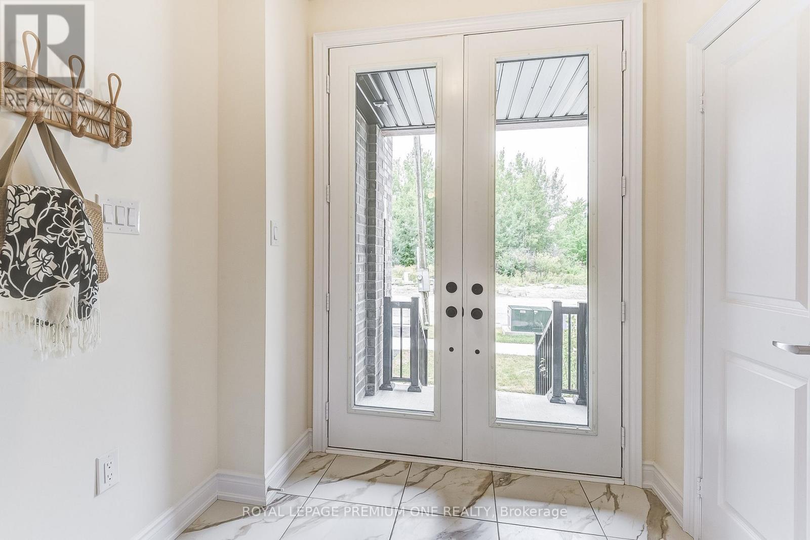 Property at 110 THULE STREET image 5