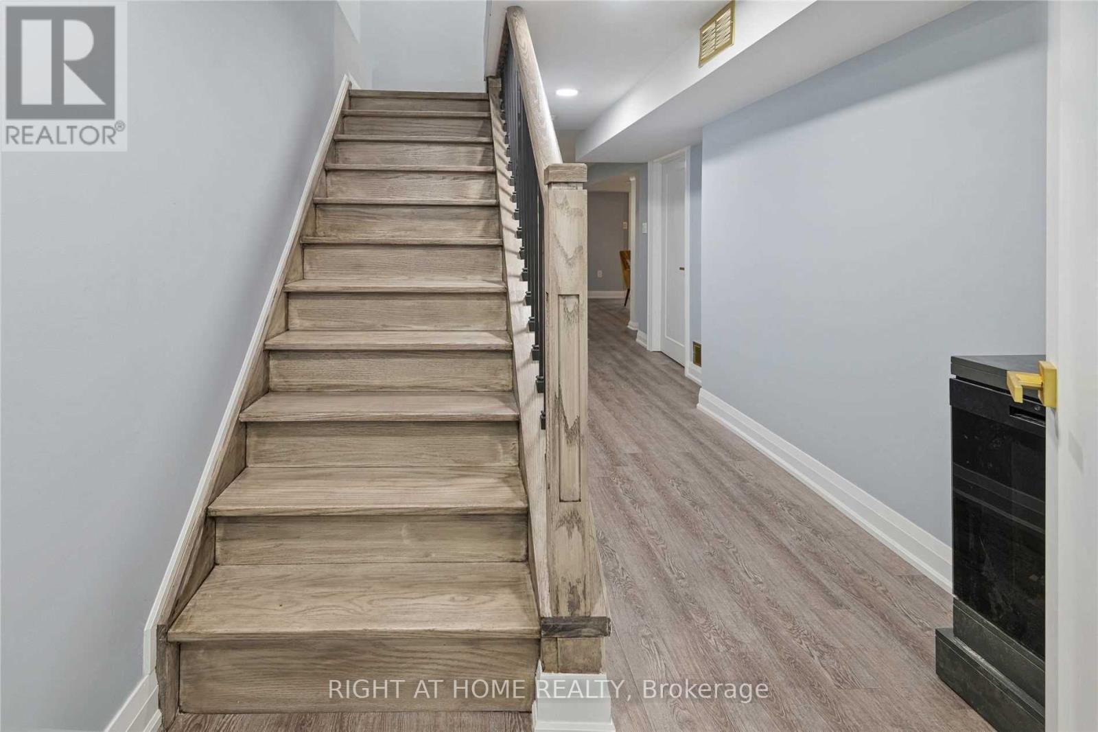 11 Michael Drive, Richmond Hill, Ontario  L4C 5W6 - Photo 32 - N12359312