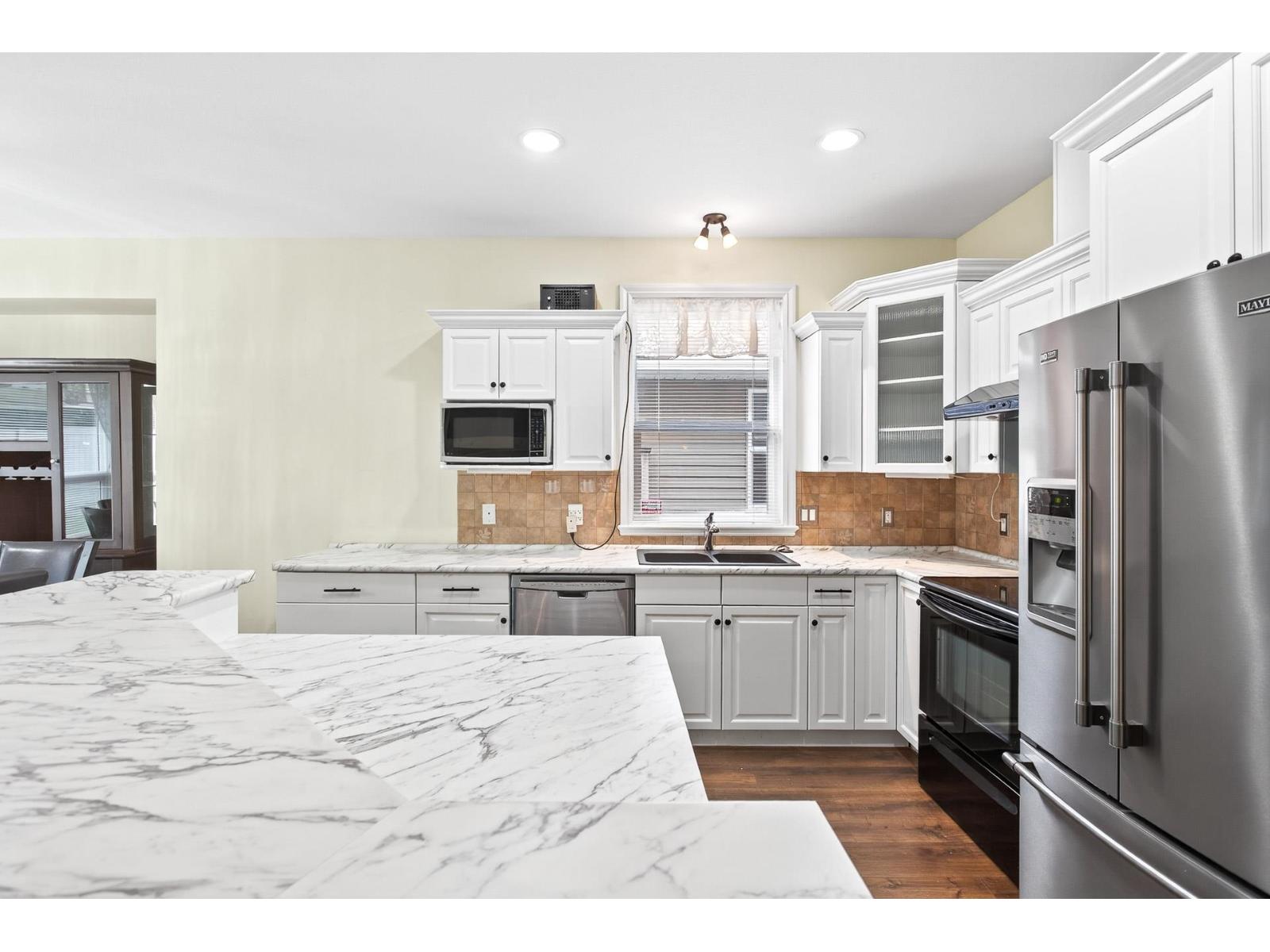 6000 Hunter Creek Crescent, Sardis South, Chilliwack, British Columbia  V2R 0B7 - Photo 8 - R3029263