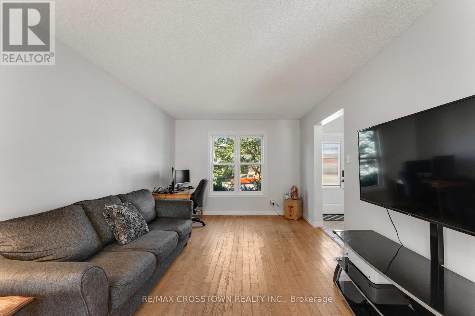 10 Carter Road, Barrie, Ontario  L4N 7L1 - Photo 8 - S12359184