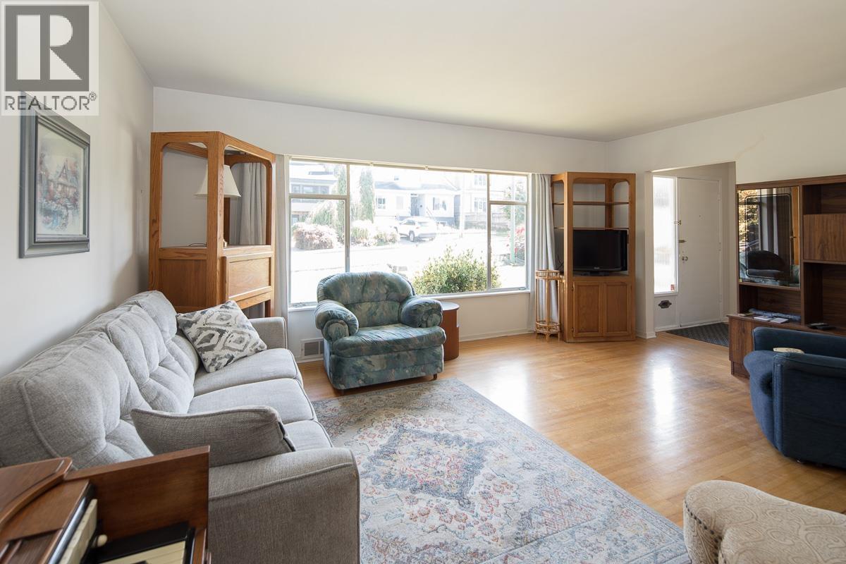 7985 Rosewood Street, Burnaby, British Columbia  V5E 2H4 - Photo 5 - R3038994