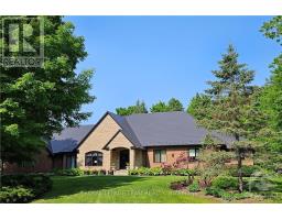 5849 QUEENSCOURT CRESCENT, Ottawa, Ontario