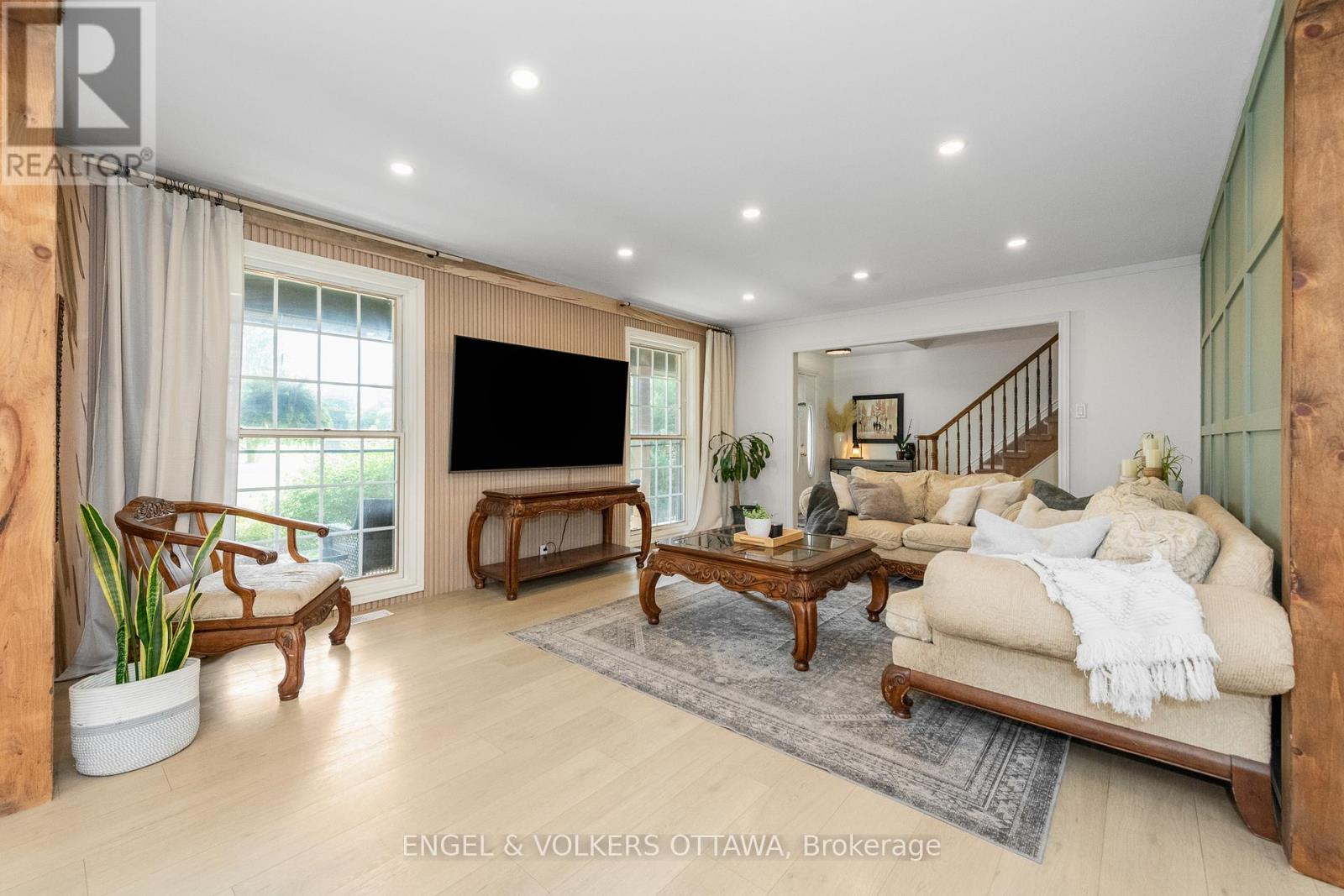 Property at 371 FORCED ROAD image 4