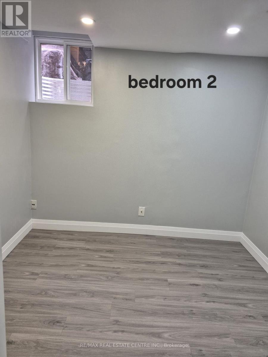 5940 Chorley Place, Mississauga, Ontario  L5M 5L8 - Photo 12 - W12359175