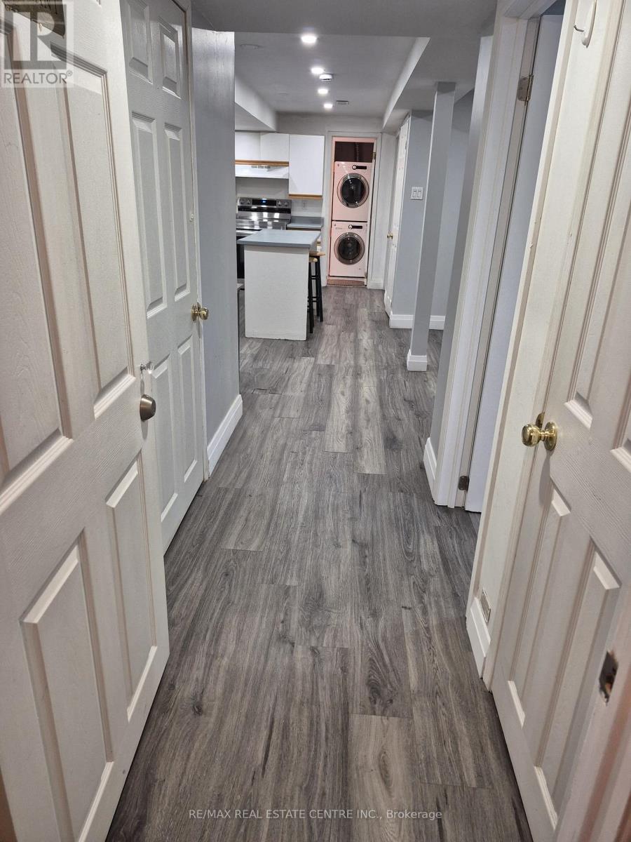 5940 Chorley Place, Mississauga, Ontario  L5M 5L8 - Photo 17 - W12359175